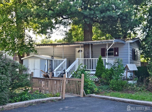 408 Kenbury Road, Branchburg, NJ 08876
