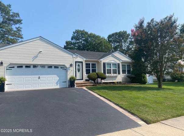 16 Cove Street, Barnegat, NJ 08005