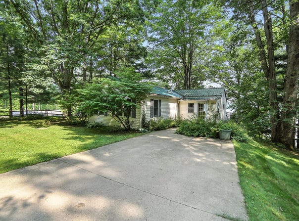 17404 W Rose Lake Road, Leroy, MI 49655