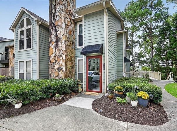 1005 Canyon Point Circle, Roswell, GA 30076