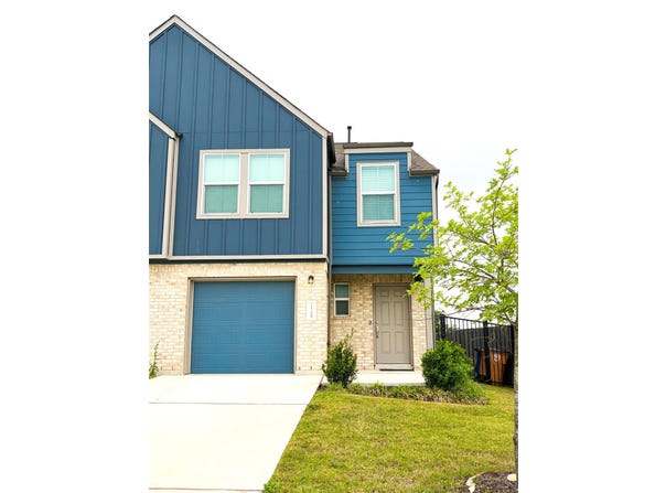7120 Sparkling Light Dr, Del Valle, TX 78617