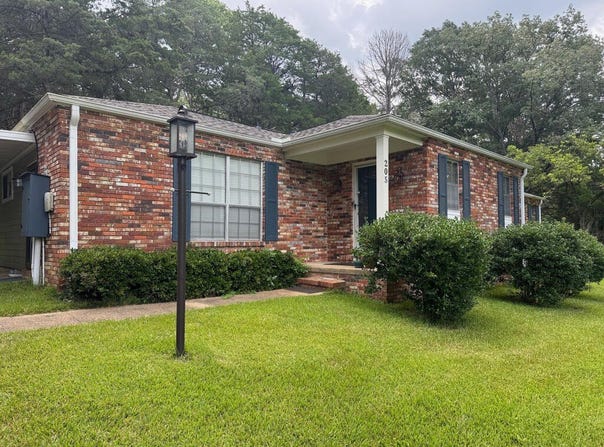 205 Bridle Path, Starkville, MS 39759
