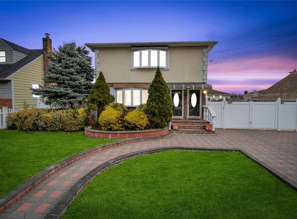 431 Kirkman Avenue, Elmont, NY 11003