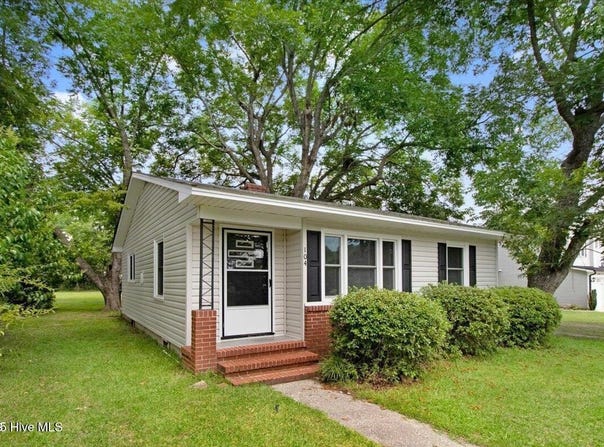 104 S Walnut Street, Princeton, NC 27569