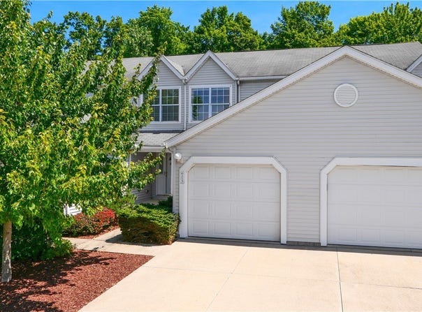 9323 Hickory Ridge Drive, Streetsboro, OH 44241