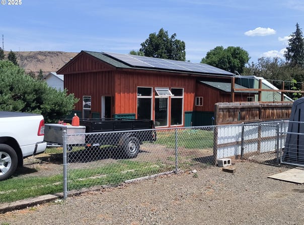 207 S SPRUCE ST, Wallowa, OR 97885