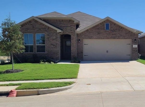 1905 JACKSON Street, Cleburne, TX 76033