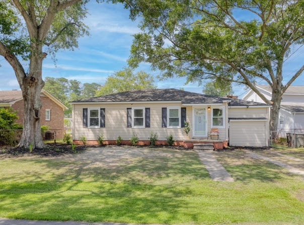5904 Oak Street, Hanahan, SC 29410