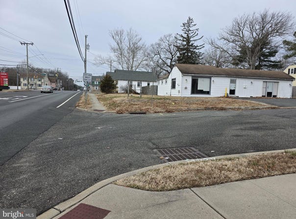 1 CAMAC Avenue, MAYS LANDING, NJ 08330