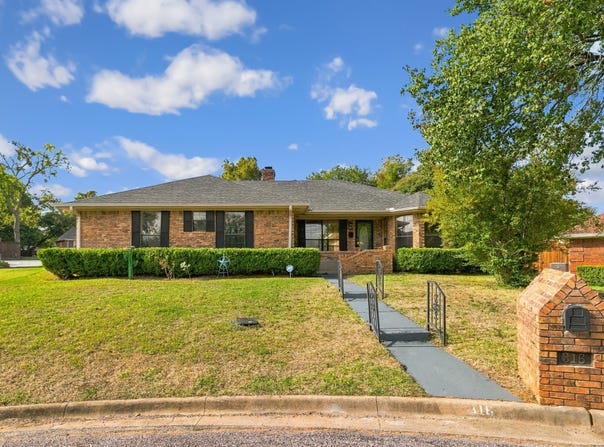 316 Trollinger Street, Whitesboro, TX 76273
