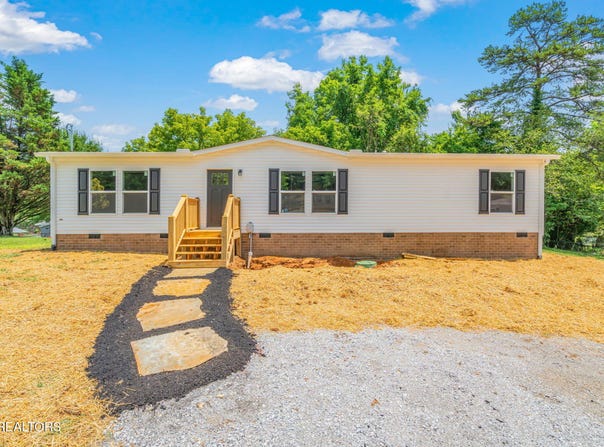 115 Ford Ave, Harriman, TN 37748