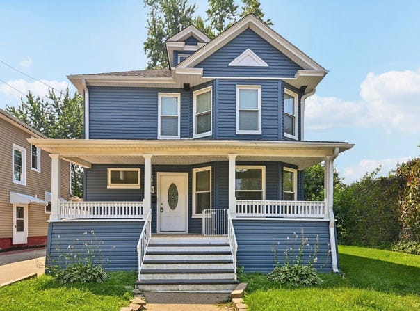 325 4th Street, Waukegan, IL 60085