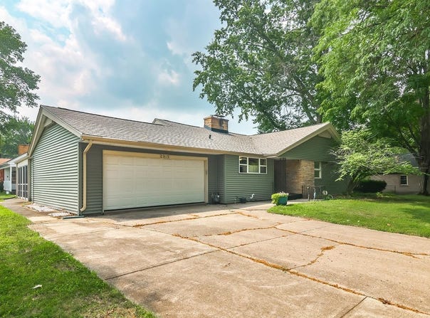 2915 RURAL, ROCKFORD, IL 61107
