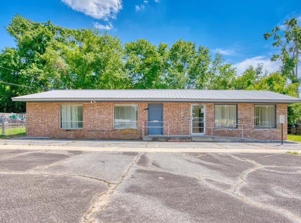 103 E Hall Ave, Nashville, GA 31639