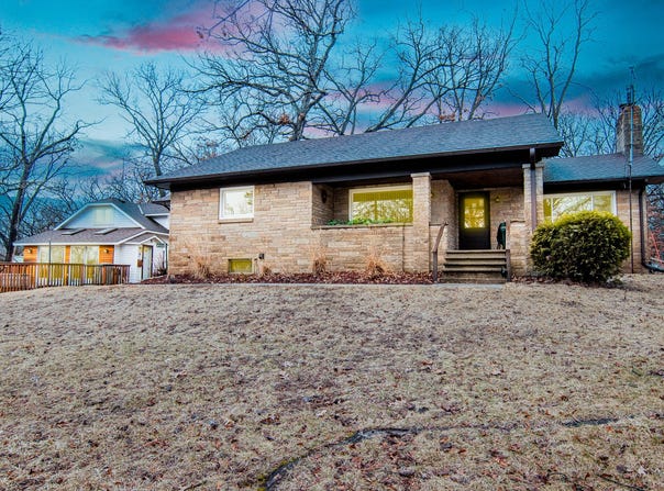 W9404 Porter Dr, Cambridge, WI 53523