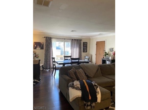 29 Fairview Pl, Bloomfield Twp., NJ 07003-4928