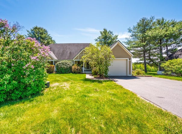 21 Wintercroft Circle, Grantham, NH 03781