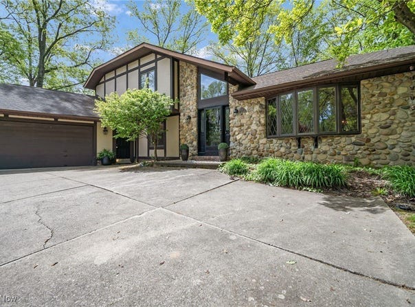 5108 Great Oaks Parkway, Independence, OH 44131