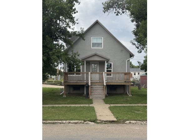601 S Taylor Ave, Glendive, MT 59330