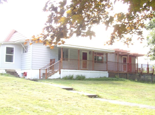 1445 Hominy Fls Rd, Quinwood, WV 25981
