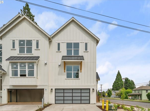 464 SE Hadock LN, Hillsboro, OR 97123