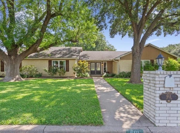 601 Ivy Ann Drive, Woodway, TX 76712