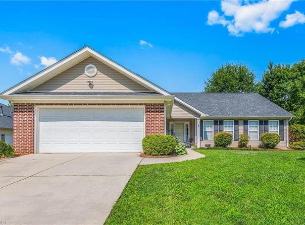 600 Walnut Crossing Drive, Whitsett, NC 27377