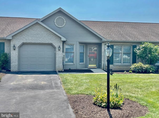 10 MEL- RON COURT, CARLISLE, PA 17015