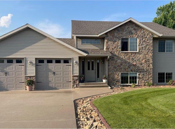 409 Iris Lane NE, Saint Joseph, MN 56374