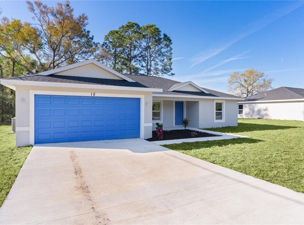 10 MALAUKA RUN COURT, OCKLAWAHA, FL 32179