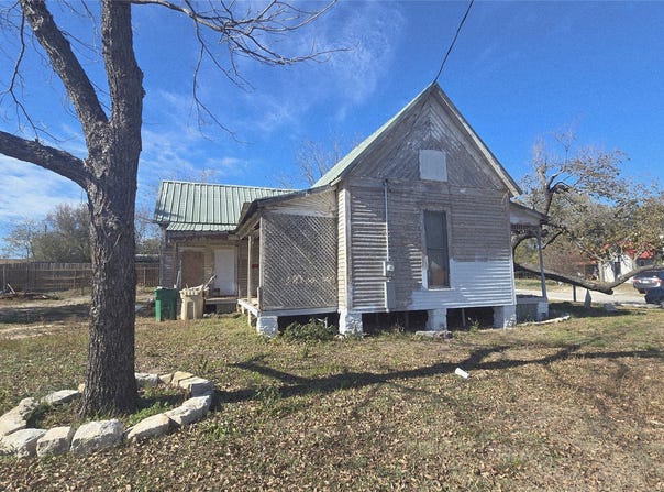308 E Duncan Avenue, Comanche, TX 76442