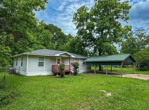 203 E Douglas Street, Jefferson, TX 75657