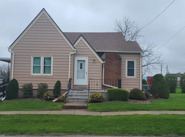 108 E Niagara Street, Garnavillo, IA 52049
