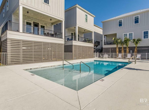 115 W 10th Street, Gulf Shores, AL 36542