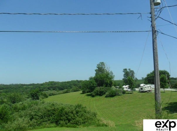 8503 Pawnee Lane, Plattsmouth, NE 68048