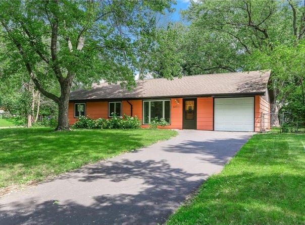 10251 Sycamore Street NW, Coon Rapids, MN 55433