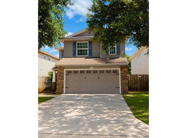 2907 Five Oaks Lane, Shalimar, FL 32579