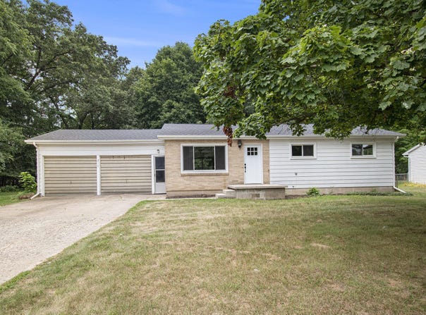 217 S Walnut Street, Greenville, MI 48838