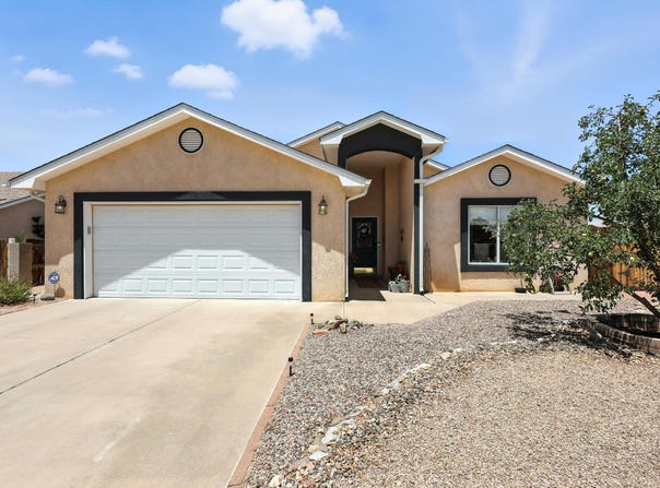 1902 VALLEY VIEW Drive SW, Los Lunas, NM 87031
