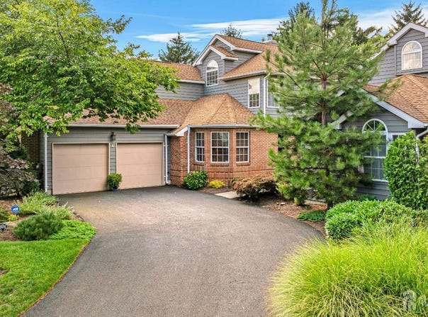 9 Inverness Court, Monroe, NJ 08831