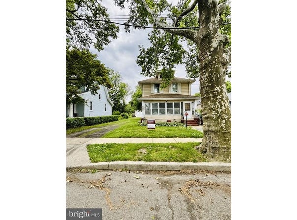 612 LIPPINCOTT AVENUE, RIVERTON, NJ 08077