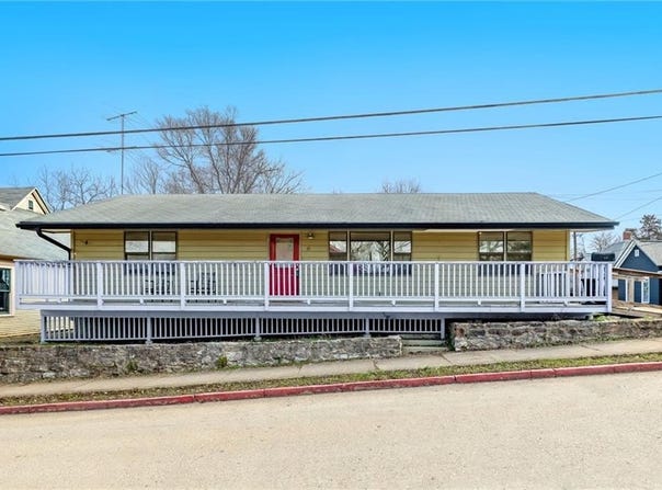 15 White  ST, Eureka Springs, AR 72632