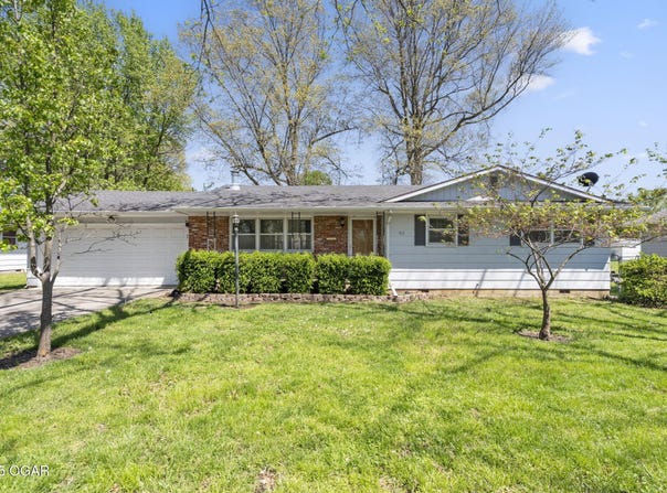513 Grand Avenue, Monett, MO 65708