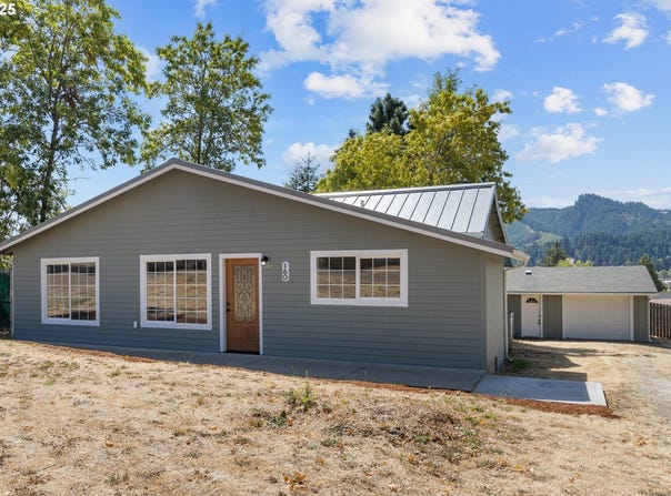 160 E FIFTH AVE, Sutherlin, OR 97479