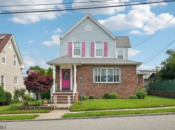 133 Catherine Ave, Saddle Brook Twp., NJ 07663-5435