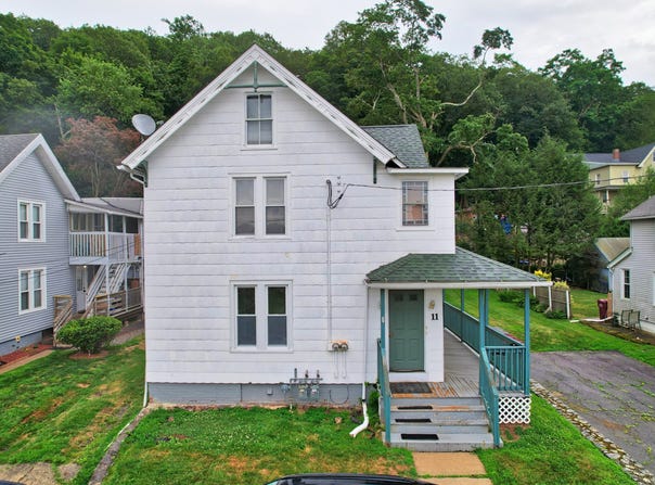 11 Bradley Street, Naugatuck, CT 06770