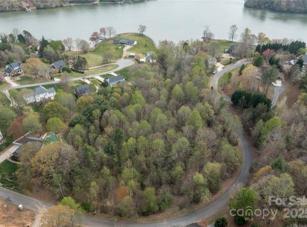 Crown Terrace, Hickory, NC 28601