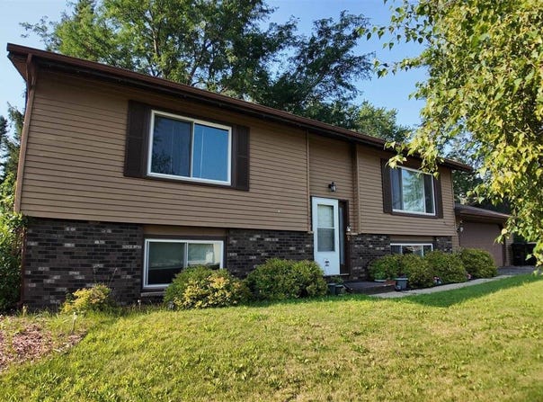 620 Acker, DeForest, WI 53532