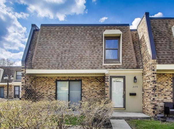 2170 Country Club Drive, Woodridge, IL 60517