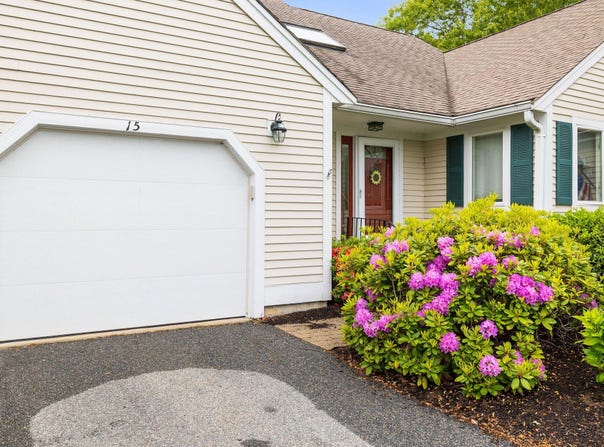 15 Pebble Beach Avenue, Mashpee, MA 02649